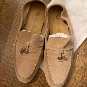 Loro Piana summer walker 
Flats 
38
Good condition
Beige, Suede